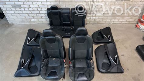 Mygtukai priekinių sėdynių šildymo valdymui Volvo V70