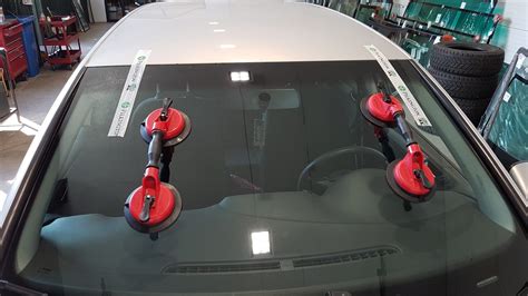 automobilio stiklu keitimas - procesas