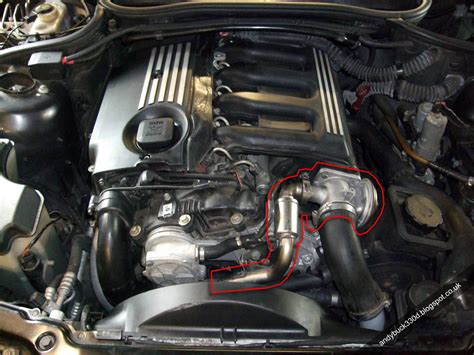BMW E46 EGR vožtuvo vidus su anglies nuosėdomis