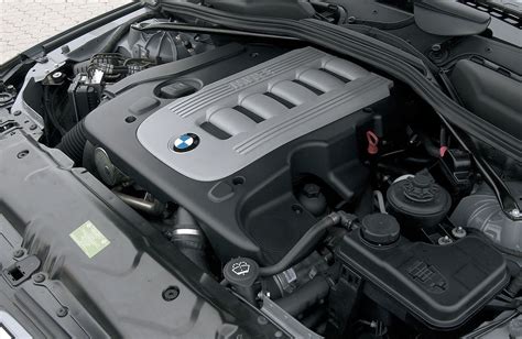 BMW X5 variklio skyrius