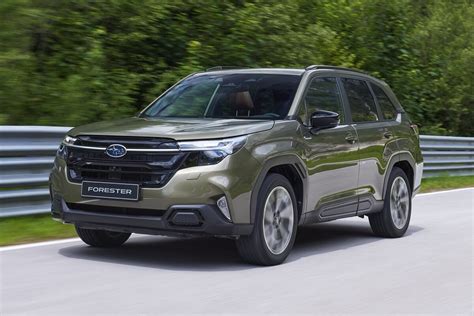 Subaru Forester e-Boxer hibridinės sistemos schema
