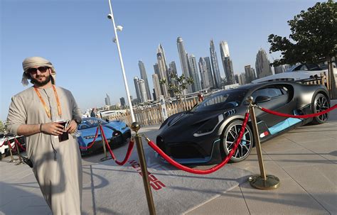 Automobilių aukcionas Dubajuje