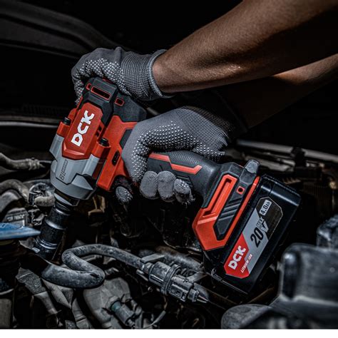 Profesionalūs įrankiai automobilio atrakinimui