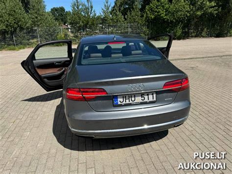 Audi A8 interjero ir eksterjero nuotrauka
