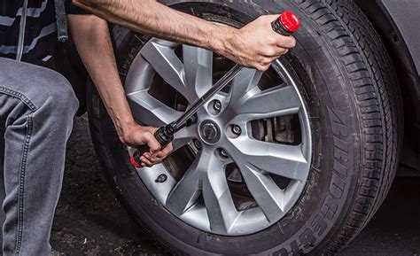 Motociklo droselio trosų montavimo procesas