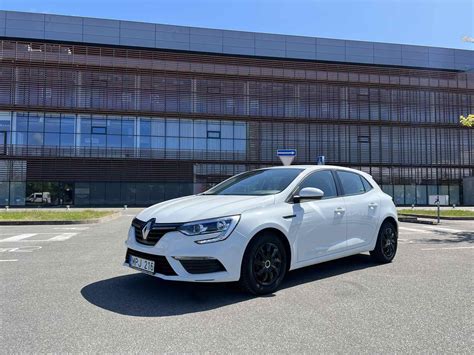 Nuotrauka: Elegantiškas Renault Megane automobilio eksterjeras