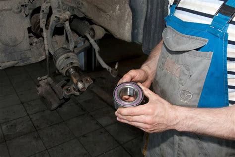 Simptomai, rodantys guolių problemą automobilyje