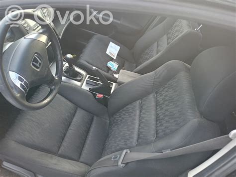 Schema, vaizduojanti Honda FR-V sėdynių išdėstymą ir transformacijos galimybes