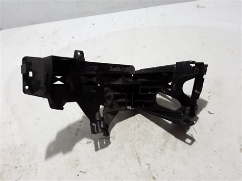 BMW E46 priekinio žibinto išėmimas