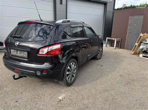 Nissan Qashqai automobilio dalys