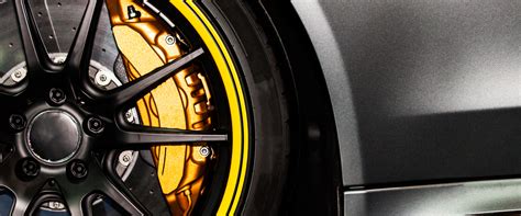 Skirtingi automobilių remonto paslaugų tipai (variklis, stabdžiai, pakaba)