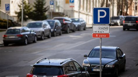 Palyginamoji lentelė su skirtingų parkavimo zonų tarifais ir apmokėjimo būdais