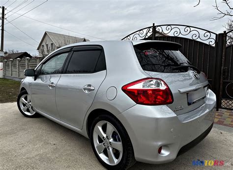 Toyota Auris 2011 interjeras