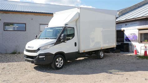 Įvairūs krovininiai automobiliai Lietuvoje