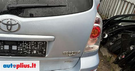 Toyota Corolla Verso automobilio priekinė dalis