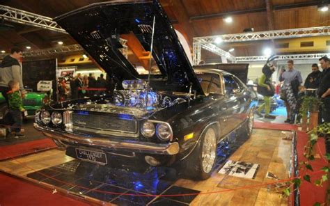 Nuotrauka Dodge Challenger su kompresoriniu varikliu