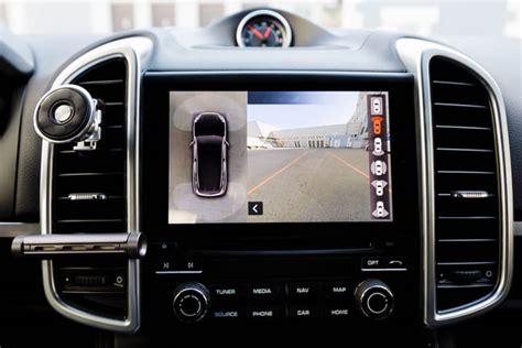Volvo S80 aklosios zonos stebėjimo sistemos veikimo schema