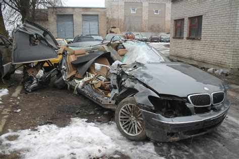 BMW 730 automobilio nuotrauka po avarijos