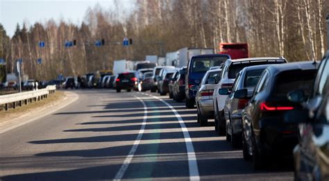 Automobiliai su baltarusiškais numeriais Lietuvos pasienyje