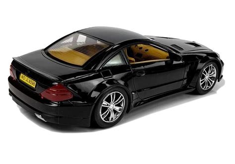 Sugedęs lenktyninis automobilis