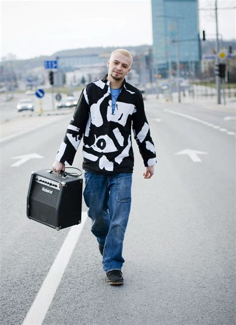 Jonas Čepulis vairuoja automobilį