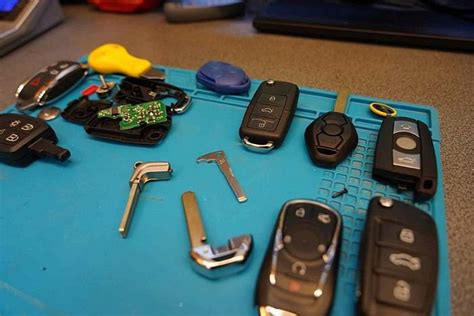 automobilio raktas ir spyna