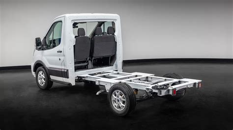 Ford Transit Chassis Cab su platforma
