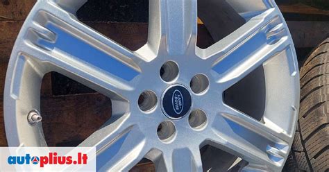 Range Rover su R19 ratlankiais