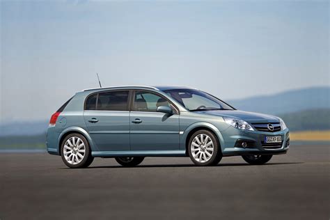 Opel Signum automobilio profilis