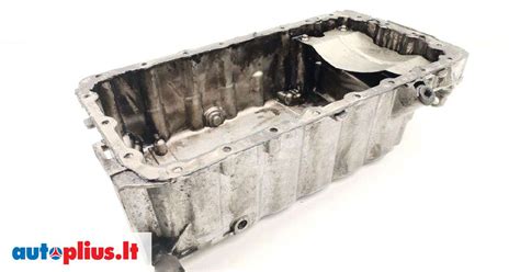 Volvo V50 variklio dugnas su alyvos išleidimo kaiščiu