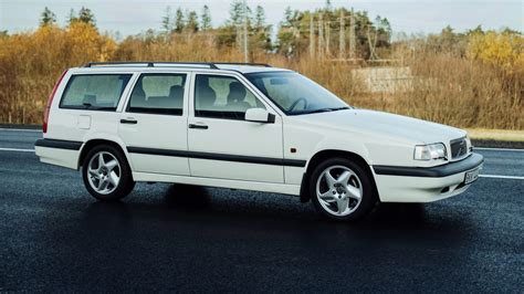 Istorinis kadras iš „Volvo 850“ lenktynių