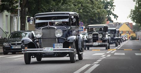 Istorinių automobilių paradas Biržuose