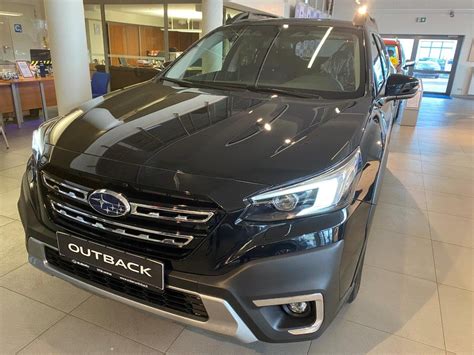 Nuotrauka su Subaru Outback saugiklių bloku salone