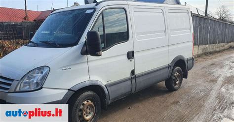 Iveco Daily automobilis su lietais ratlankiais