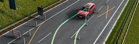 Vizualizacija, kaip „Adaptive Lane Assist“ sistema laiko automobilį eismo juostoje