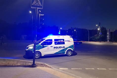 Policijos automobilis su sumontuota kamera