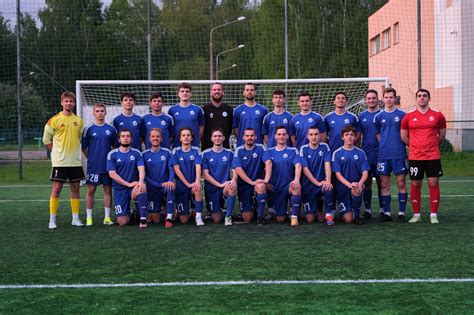Futbolo komanda ruošiasi kampiniam smūgiui
