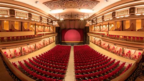 Aleksandras Demidovas teatre