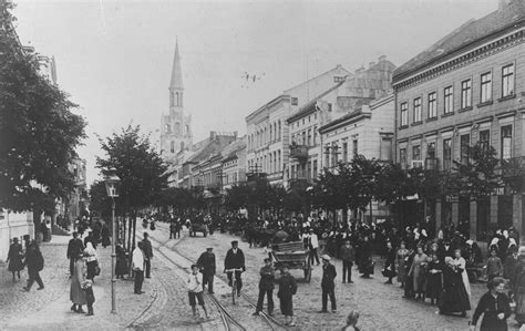 Senovinis Turgaus gatvės vaizdas su 