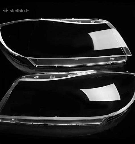 Skaidrių demonstruojanti įvairius priekinių buferių spoilerius