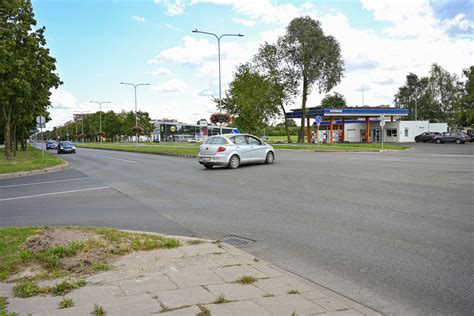 Vaizdas iš oro į žiedinę sankryžą
