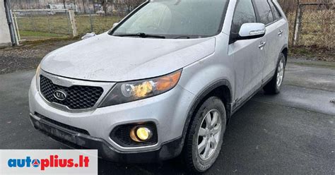 Kia Sorento priekinė dalis su LED žibintais