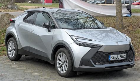 Nuotrauka Toyota C-HR automobilio po avarijos