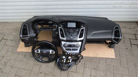 Ford Focus MK3 salono saugiklių dėžutės interjeras
