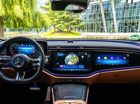 Salono interjeras su MBUX Superscreen