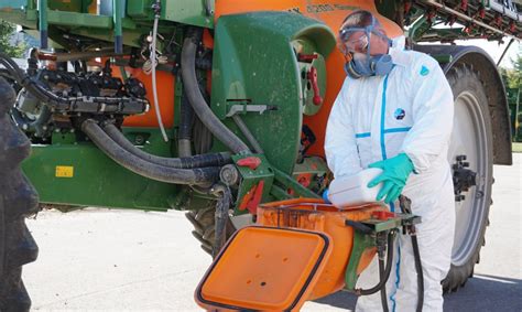 Infografika: Kaip atpažinti klastotus augalų apsaugos produktus