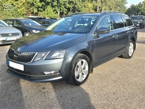 Skoda Octavia 4x4 automobilis