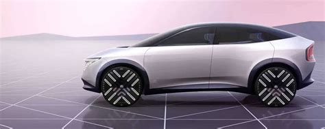 koncepcinis automobilis iš perdirbto plastiko