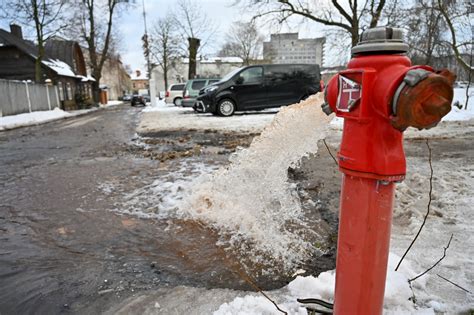 Vandens hidrantas gatvėje