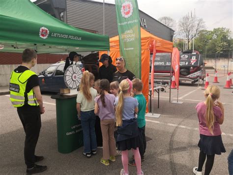 Sche­ma su sau­gaus au­to­mo­bi­lio plau­ni­mo pri­tai­ky­mo pri­tai­ky­mo